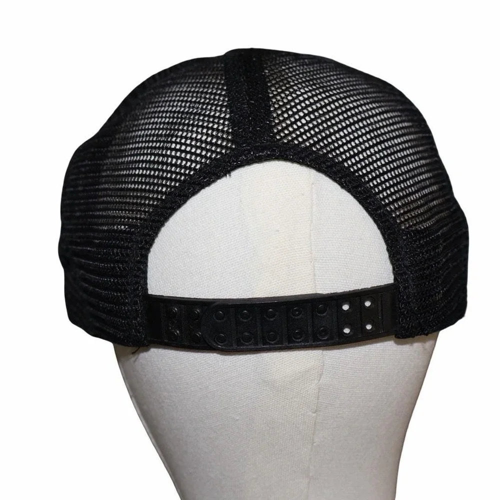 Snapback black mesh